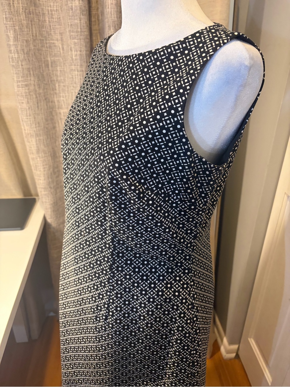 Ann Taylor Navy and White Sleeveless Geo Shift Dress